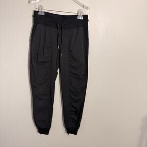 Lululemon Dance Studio Jogger Size 6 Athleisure Black Pants Pockets